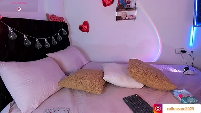 Snapshot of zoe_siren chatting on February 20, 2026, 12:29 am zoe siren online show from February 20, 2026, 12:29 am