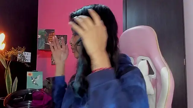 Snapshot of azula_lillet chatting on February 17, 2026, 12:29 am azula lillet online show from February 17, 2026, 12:29 am