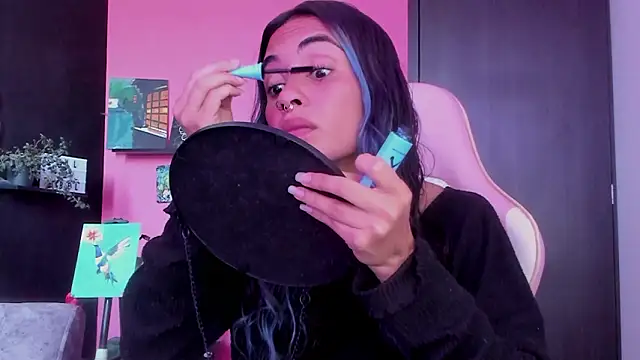 Snapshot of azula_lillet chatting on February 25, 2026, 4:38 pm azula lillet online show from February 25, 2026, 4:38 pm