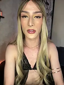 Snapshot of Alana_Stone chatting on April 20, 2026, 6:53 pm Alana Stone online show from April 20, 2026, 6:53 pm