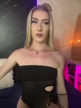 Snapshot of Alana_Stone chatting on June 18, 2026, 6:01 pm Alana Stone online show from June 18, 2026, 6:01 pm