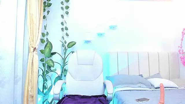 Snapshot of emily7_ chatting on February 2, 2026, 8:40 pm emily7 online show from February 2, 2026, 8:40 pm