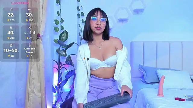 Snapshot of emily7_ chatting on February 21, 2026, 8:54 pm emily7 online show from February 21, 2026, 8:54 pm