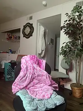 Snapshot of hispinkfreak219 chatting on February 14, 2026, 5:37 am hispinkfreak219 online show from February 14, 2026, 5:37 am