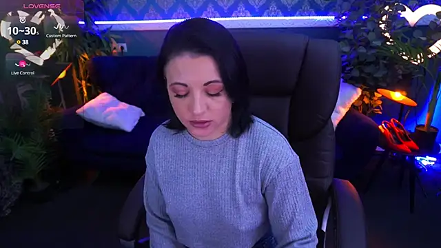 Snapshot of Dafni_Monn chatting on March 23, 2025, 6:37 am Dafni Monn online show from March 23, 2025, 6:37 am