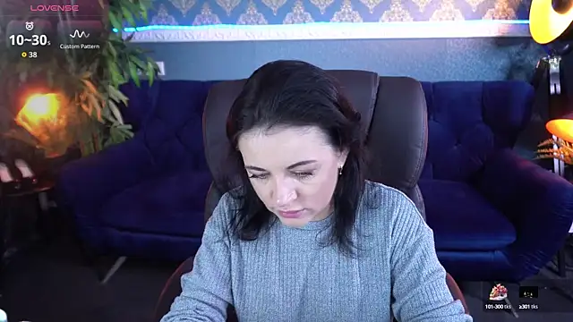 Snapshot of Dafni_Monn chatting on October 4, 2025, 5:49 am Dafni Monn online show from October 4, 2025, 5:49 am