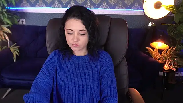 Snapshot of Dafni_Monn chatting on November 20, 2025, 6:35 am Dafni Monn online show from November 20, 2025, 6:35 am