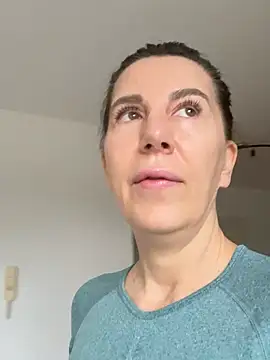 Snapshot of NaughtyMilla chatting on January 18, 2026, 9:13 am NaughtyMilla online show from January 18, 2026, 9:13 am