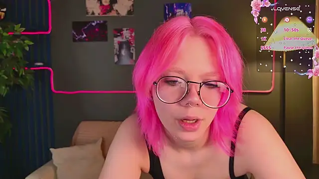Waifu Ketrin online show from May 26, 2026, 7:26 am