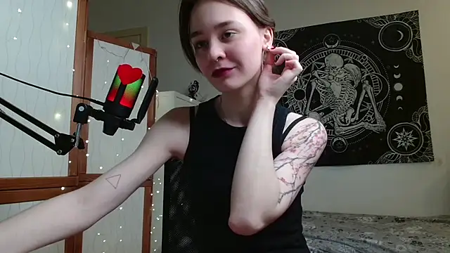 Snapshot of Mysterious_Toy chatting on February 19, 2026, 5:31 pm Mysterious Toy online show from February 19, 2026, 5:31 pm