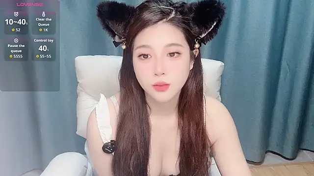 Snapshot of Starlets77 chatting on March 4, 2026, 12:55 pm Starlets77 online show from March 4, 2026, 12:55 pm