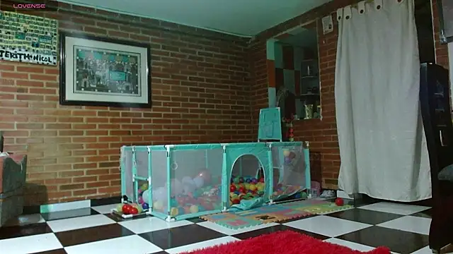 Snapshot of Lia_rouse04 chatting on March 21, 2026, 9:36 am Lia rouse04 online show from March 21, 2026, 9:36 am