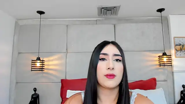 Snapshot of IvonneOwen chatting on January 11, 2026, 8:03 pm IvonneOwen online show from January 11, 2026, 8:03 pm