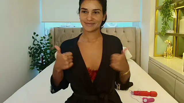 Snapshot of Maxine_Spencer chatting on February 5, 2026, 7:51 pm Maxine Spencer online show from February 5, 2026, 7:51 pm