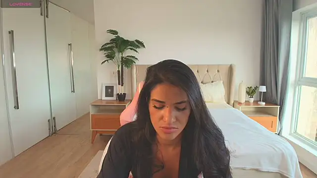 Snapshot of Maxine_Spencer chatting on March 3, 2026, 7:42 pm Maxine Spencer online show from March 3, 2026, 7:42 pm