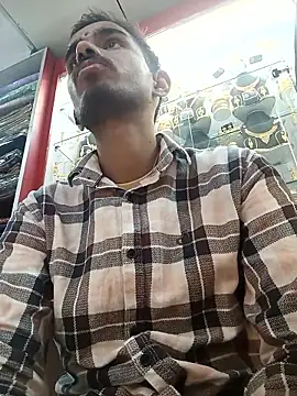 Rajkuma12345 online show from February 14, 2026, 6:43 am