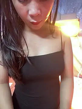 Snapshot of -Suka-a chatting on February 9, 2026, 8:13 pm -Suka-a online show from February 9, 2026, 8:13 pm