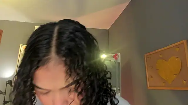 ailann  online show from March 3, 2026, 7:42 pm