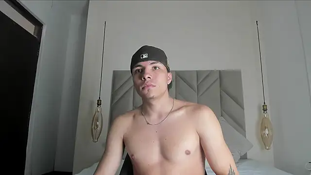 Snapshot of LoganGreys chatting on January 31, 2026, 7:56 pm LoganGreys online show from January 31, 2026, 7:56 pm