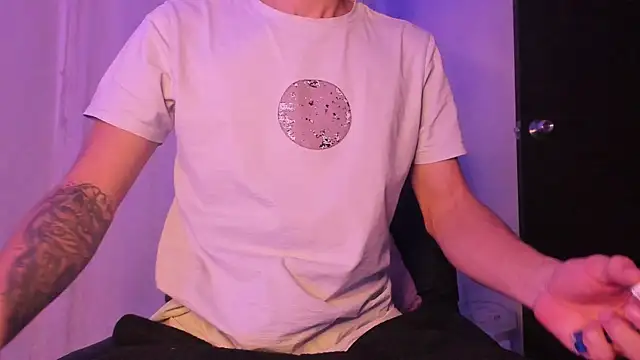 Davis Axel online show from January 11, 2026, 1:43 am