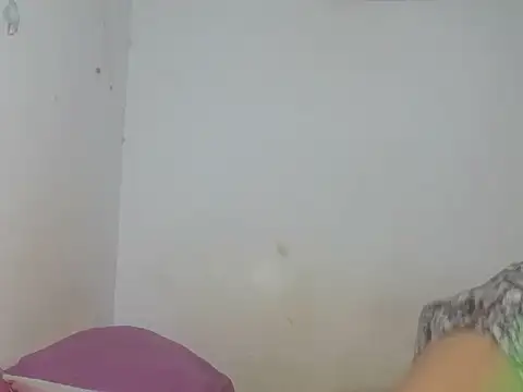 Zyeiii online show from June 19, 2026, 6:56 pm