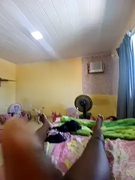 Snapshot of maia143739 chatting on January 10, 2026, 4:20 pm maia143739 online show from January 10, 2026, 4:20 pm