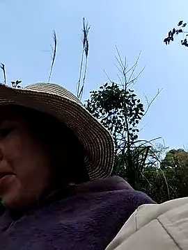 feli-00 online show from January 13, 2026, 5:35 am