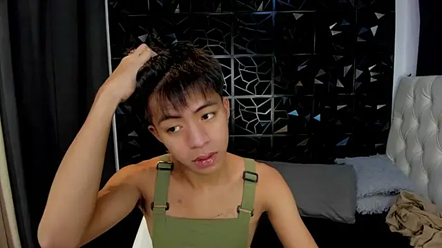 davincihugecock online show from April 1, 2026, 5:54 pm