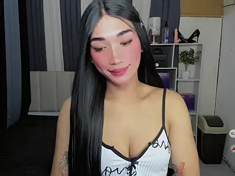 FyangFoxx online show from May 14, 2026, 6:04 pm