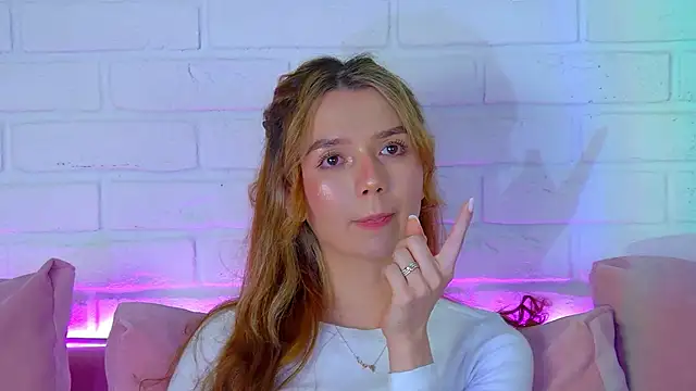 VanessaVienne online show from February 19, 2026, 4:19 am