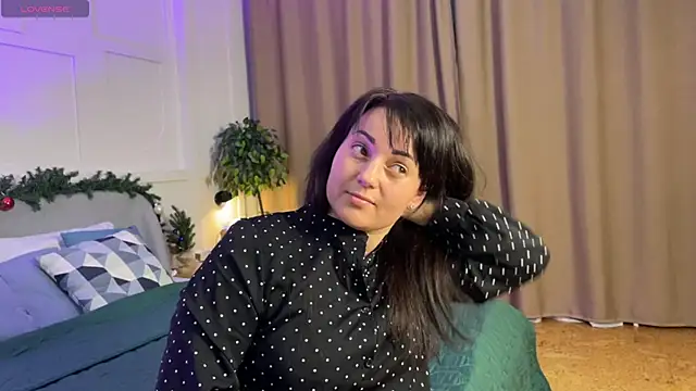 Snapshot of _SilkyShadow_ chatting on January 12, 2026, 1:44 am SilkyShadow online show from January 12, 2026, 1:44 am