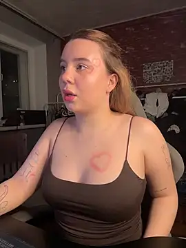 Snapshot of AnnaSeint chatting on February 14, 2026, 6:26 pm AnnaSeint online show from February 14, 2026, 6:26 pm