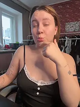 Snapshot of AnnaSeint chatting on March 6, 2026, 1:07 pm AnnaSeint online show from March 6, 2026, 1:07 pm