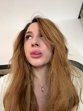 Snapshot of LucyBridgette chatting on February 21, 2026, 9:10 am LucyBridgette online show from February 21, 2026, 9:10 am