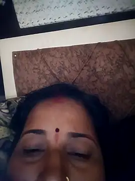 Snapshot of Reena_lodha chatting on February 13, 2026, 12:39 am Reena lodha online show from February 13, 2026, 12:39 am