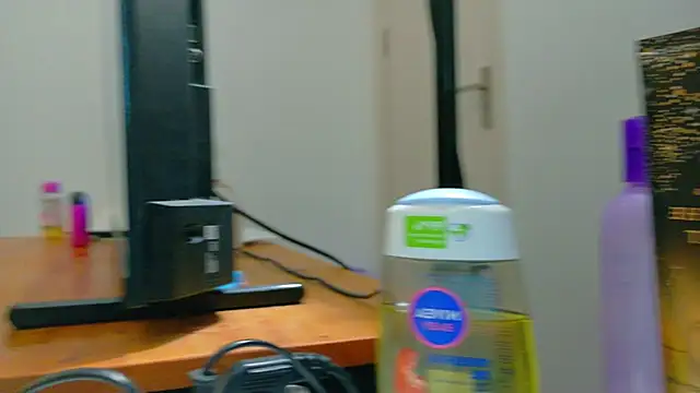 MiaGoldd  online show from January 9, 2026, 6:27 am