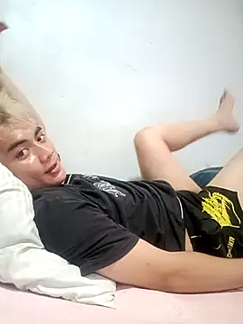 Snapshot of B0ricat chatting on January 8, 2026, 3:14 pm B0ricat online show from January 8, 2026, 3:14 pm