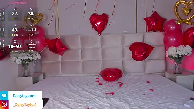 Snapshot of DaisyTaylor__ chatting on February 14, 2026, 12:57 pm DaisyTaylor online show from February 14, 2026, 12:57 pm