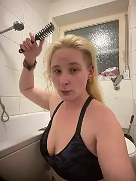 Snapshot of PurpleHazexx chatting on February 27, 2026, 12:43 am PurpleHazexx online show from February 27, 2026, 12:43 am