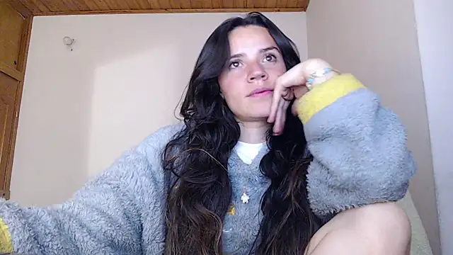 Snapshot of Shanel_Lozano chatting on April 2, 2026, 3:04 am Shanel Lozano online show from April 2, 2026, 3:04 am