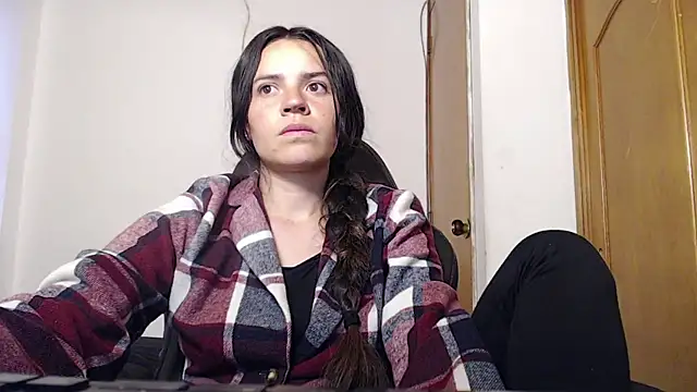 Snapshot of Shanel_Lozano chatting on April 14, 2026, 10:27 pm Shanel Lozano online show from April 14, 2026, 10:27 pm