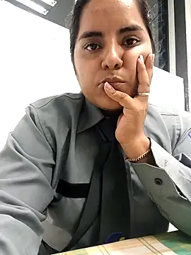 Snapshot of Isabel_3 chatting on February 10, 2026, 1:32 am Isabel 3 online show from February 10, 2026, 1:32 am