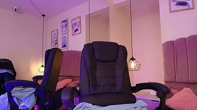 Snapshot of Hanabie_ chatting on February 10, 2026, 3:21 am Hanabie online show from February 10, 2026, 3:21 am