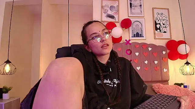 Snapshot of Hanabie_ chatting on February 18, 2026, 3:13 am Hanabie online show from February 18, 2026, 3:13 am