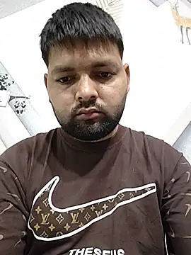 Pulkeet1433 online show from May 27, 2026, 9:34 pm