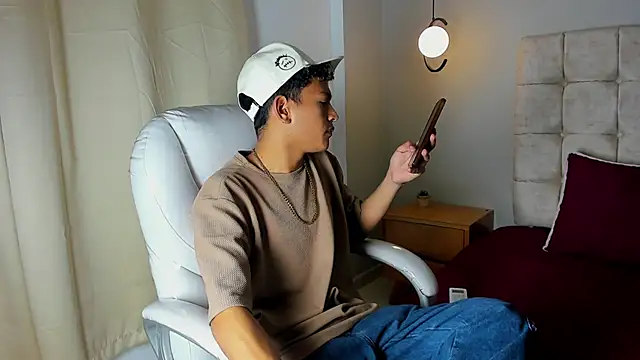 Snapshot of twink_royale18 chatting on February 23, 2026, 4:26 pm twink royale18 online show from February 23, 2026, 4:26 pm