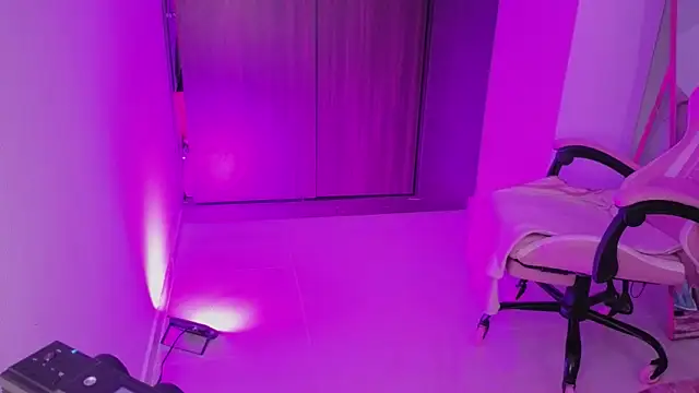 Snapshot of simpson_alice chatting on February 13, 2026, 9:22 pm simpson alice online show from February 13, 2026, 9:22 pm