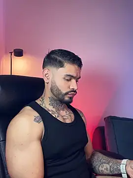 Snapshot of thiago_ferrari_ chatting on March 18, 2026, 2:47 am thiago ferrari online show from March 18, 2026, 2:47 am