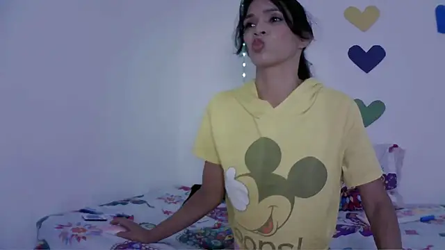 Snapshot of Mia_Suarez7 chatting on March 27, 2026, 12:38 am Mia Suarez7 online show from March 27, 2026, 12:38 am