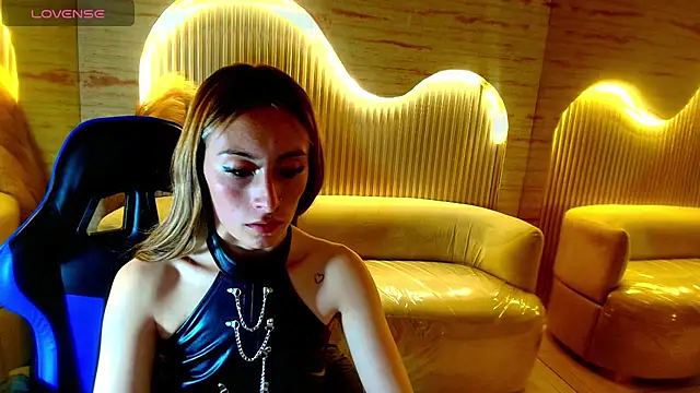 katalina r  online show from May 16, 2026, 7:34 pm